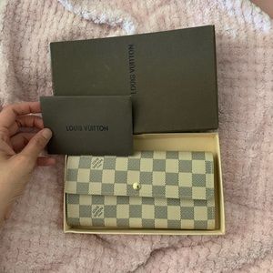 Louis Vuitton monogram classic white wallet